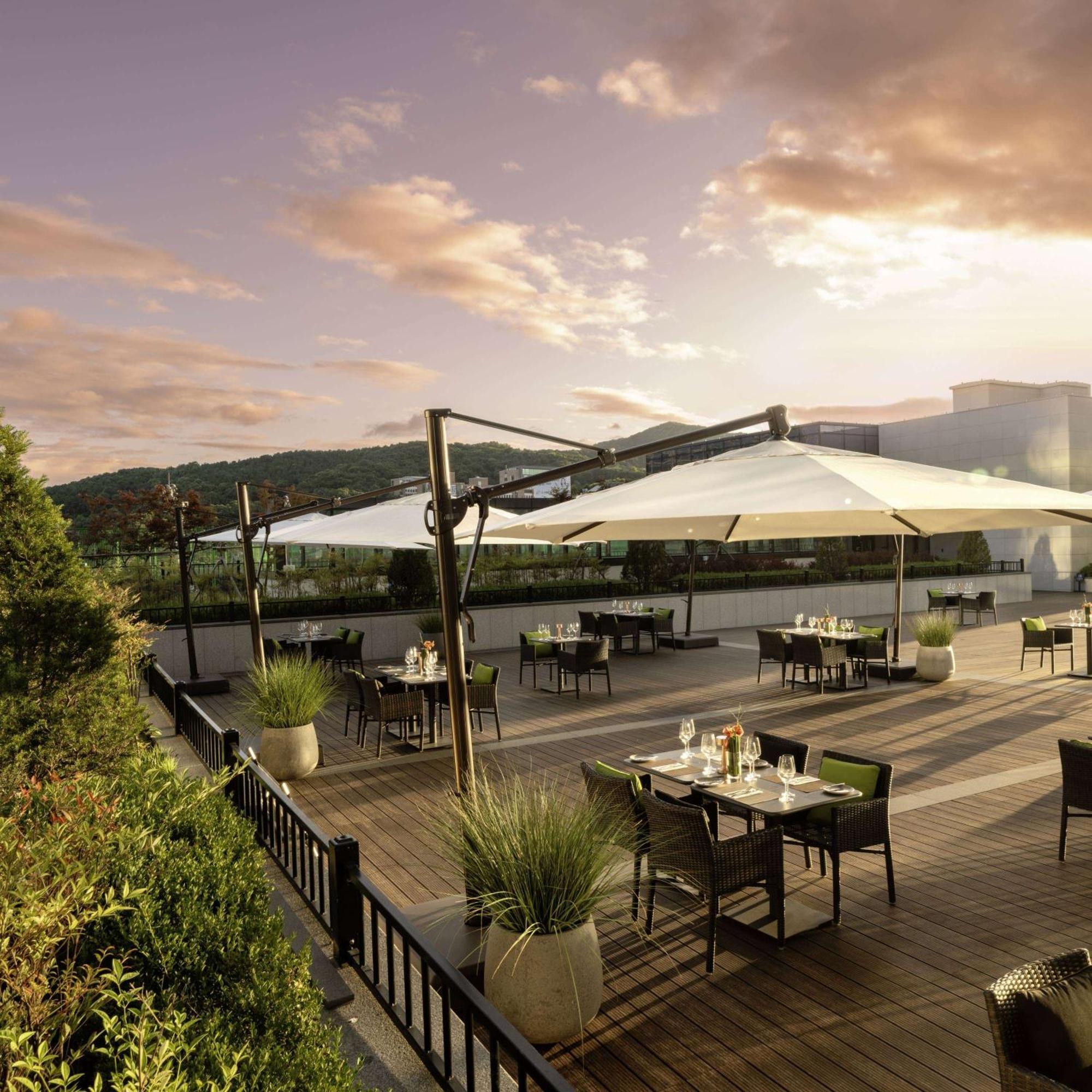 Doubletree By Hilton Seoul Pangyo Hotel Szongnam Kültér fotó
